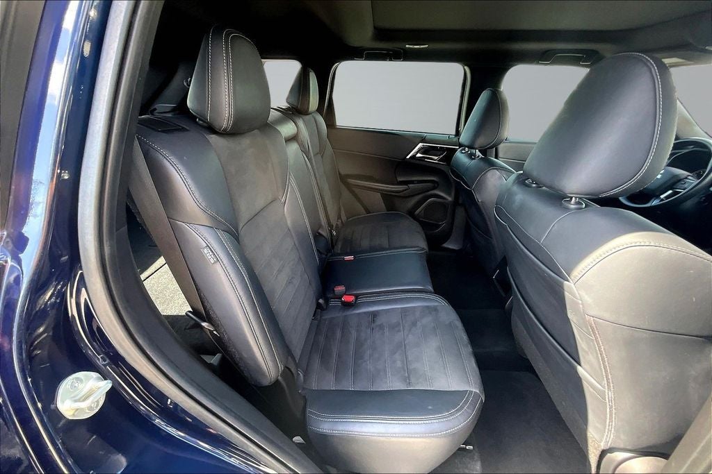 2022 Mitsubishi Outlander SE