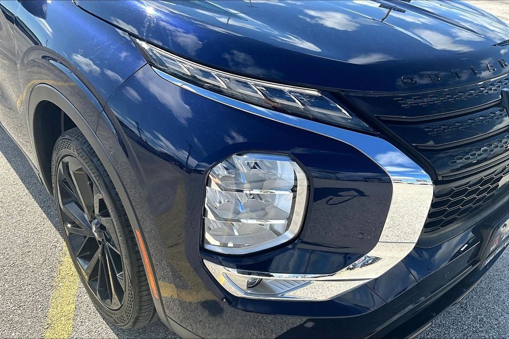 2022 Mitsubishi Outlander SE