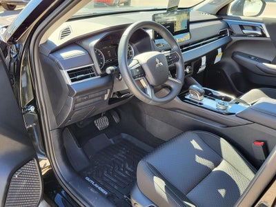 2025 Mitsubishi Outlander ES