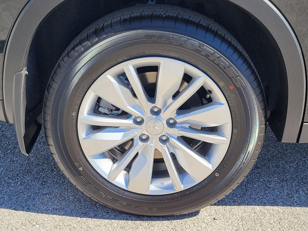 2025 Mitsubishi Outlander ES