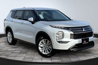 2026 Mitsubishi Outlander ES