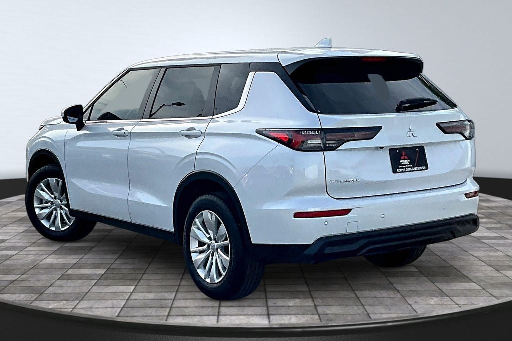2026 Mitsubishi Outlander ES