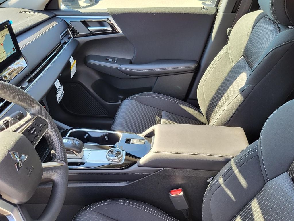 2026 Mitsubishi Outlander ES