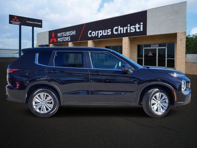 2026 Mitsubishi Outlander ES