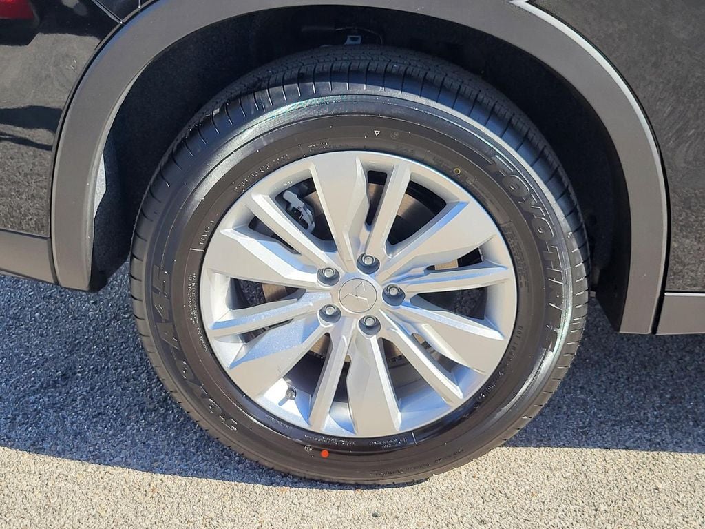 2026 Mitsubishi Outlander ES