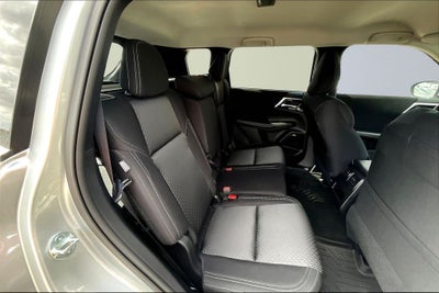 2026 Mitsubishi Outlander ES