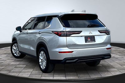 2026 Mitsubishi Outlander ES