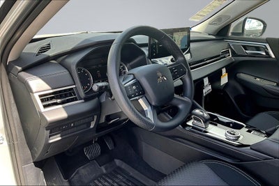 2026 Mitsubishi Outlander ES