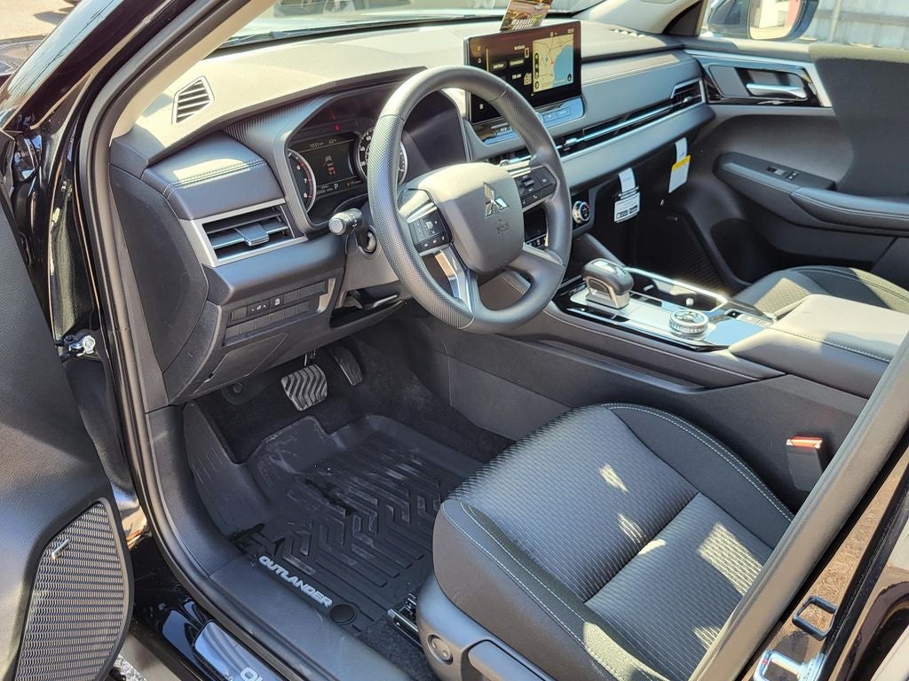 2026 Mitsubishi Outlander ES