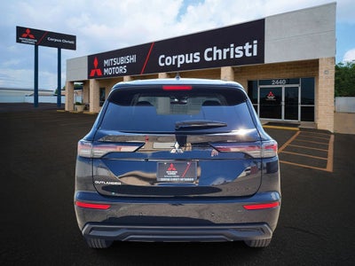 2026 Mitsubishi Outlander ES