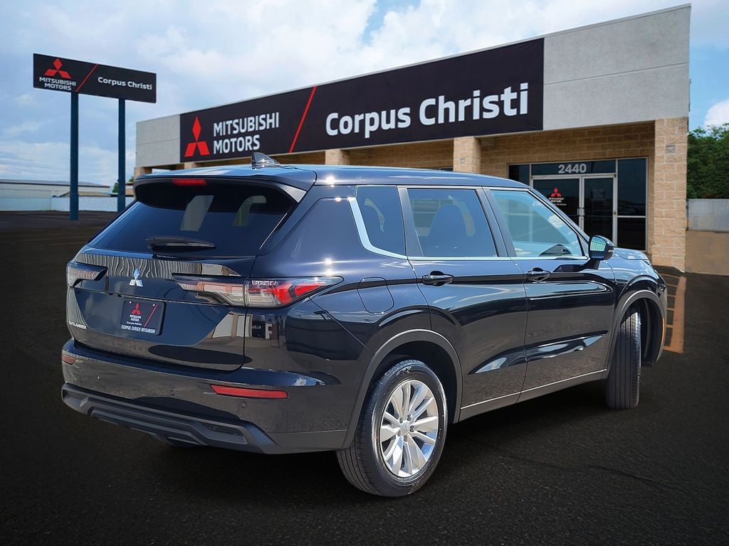 2026 Mitsubishi Outlander ES