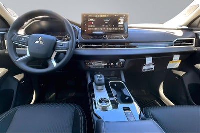 2026 Mitsubishi Outlander ES