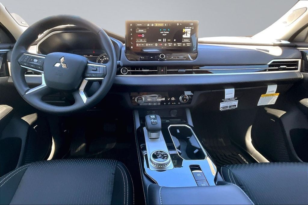 2026 Mitsubishi Outlander ES