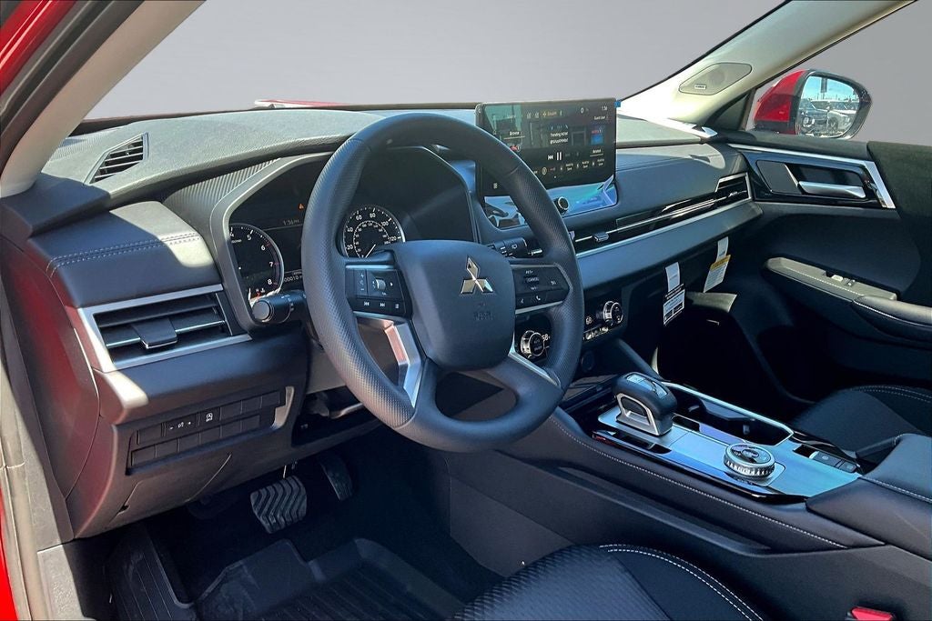 2026 Mitsubishi Outlander ES