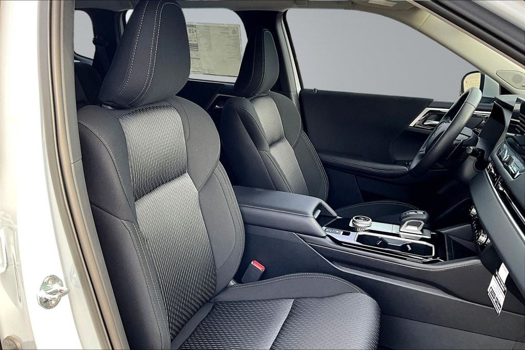 2026 Mitsubishi Outlander ES