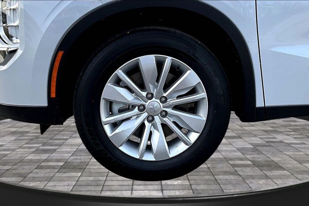 2026 Mitsubishi Outlander ES