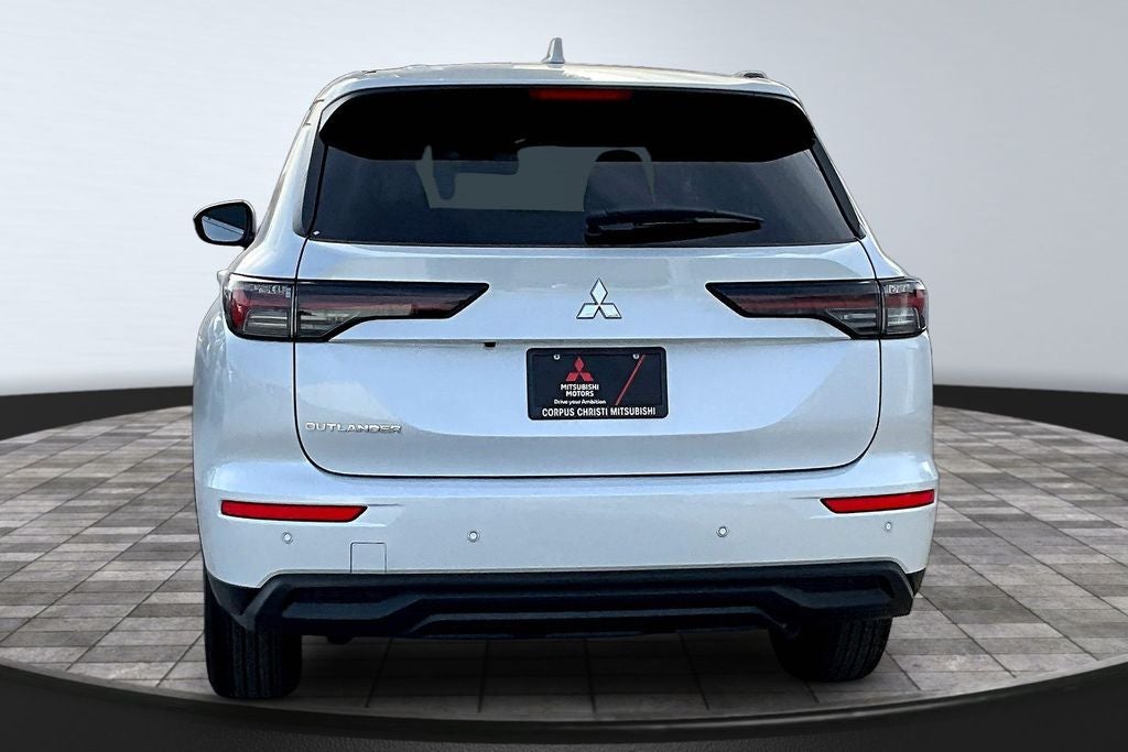 2026 Mitsubishi Outlander ES