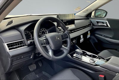 2026 Mitsubishi Outlander ES