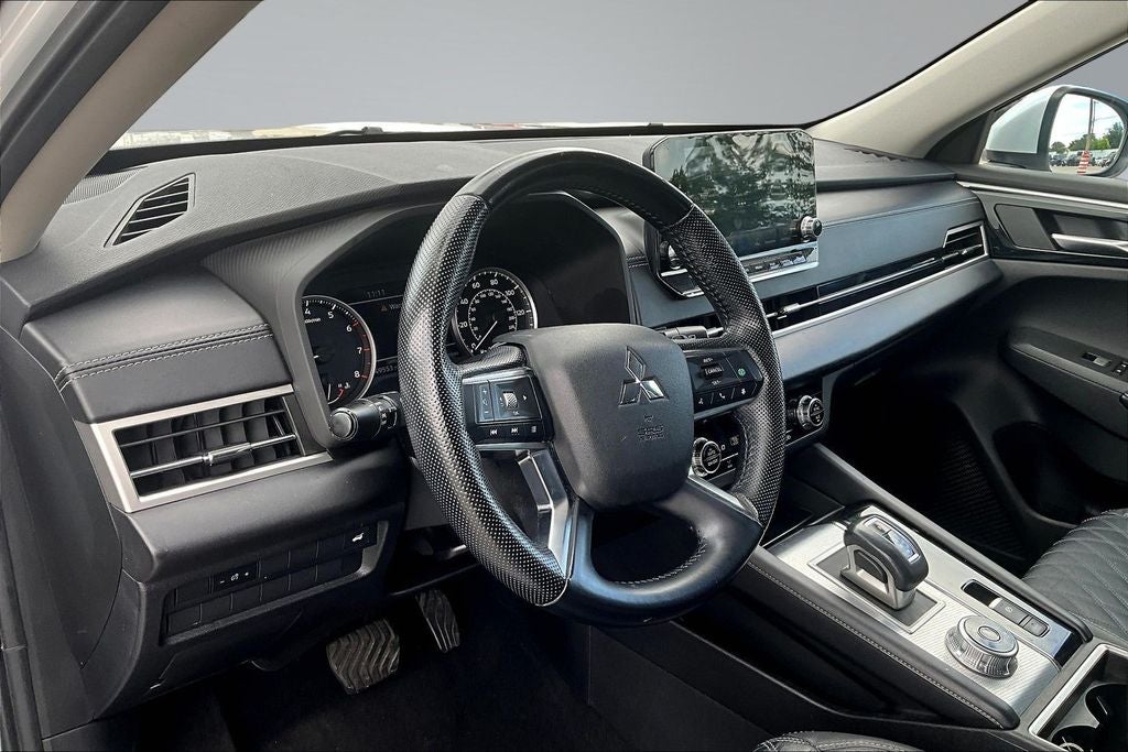 2022 Mitsubishi Outlander SEL