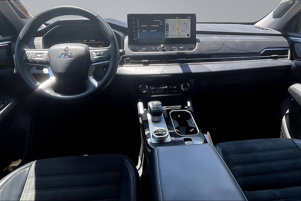 2025 Mitsubishi Outlander SE