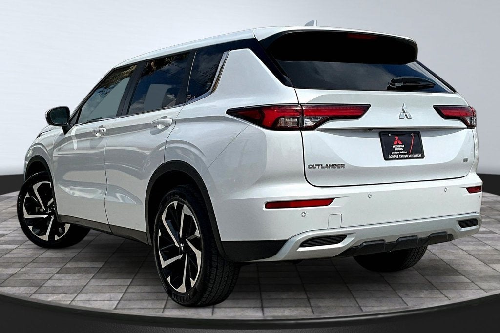 2024 Mitsubishi Outlander SE