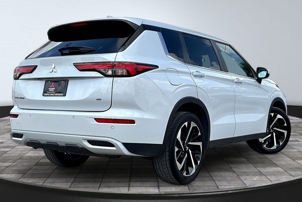 2024 Mitsubishi Outlander SE