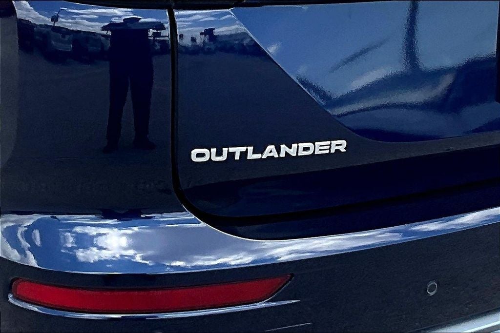 2025 Mitsubishi Outlander SE