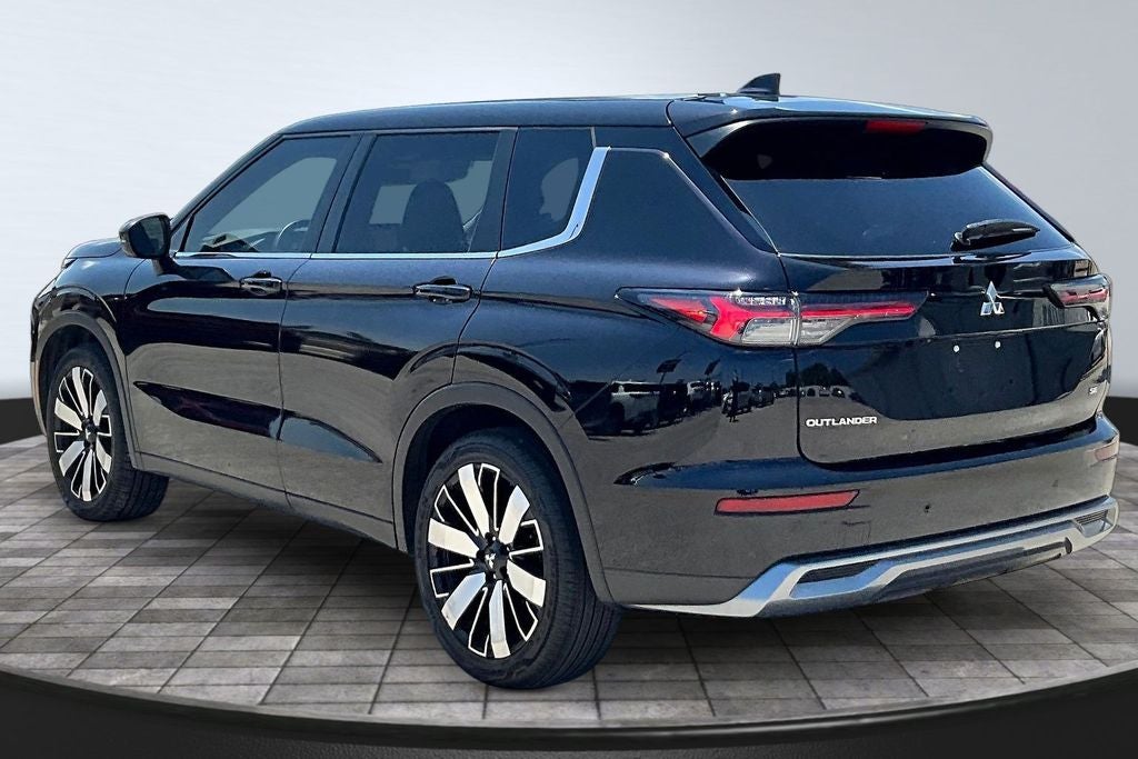 2025 Mitsubishi Outlander SE
