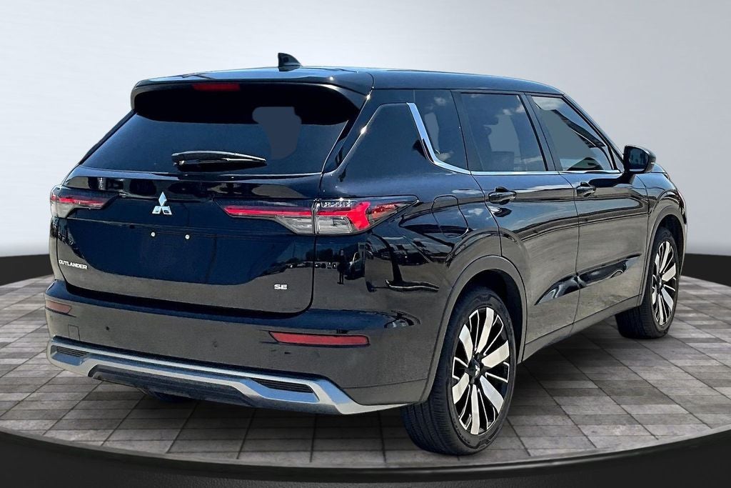 2025 Mitsubishi Outlander SE