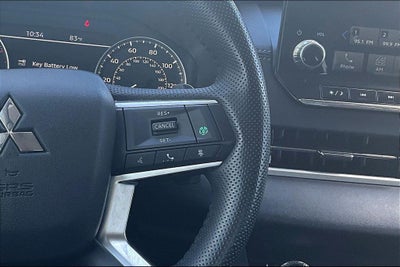 2024 Mitsubishi Outlander SE