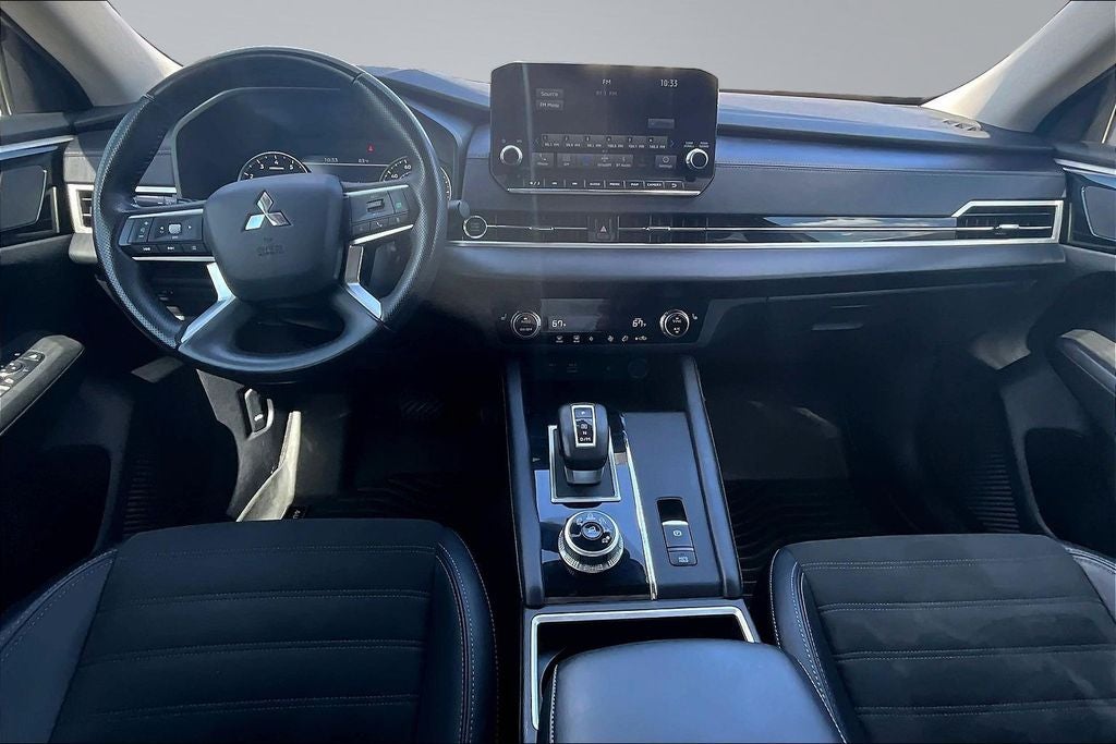 2024 Mitsubishi Outlander SE