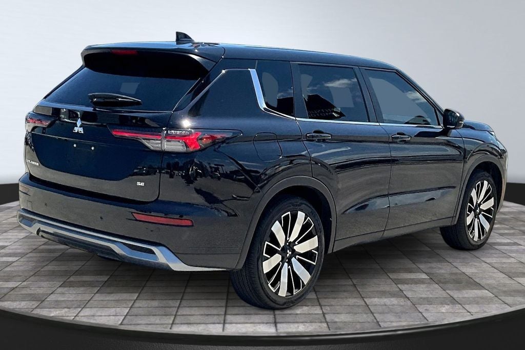 2025 Mitsubishi Outlander SE