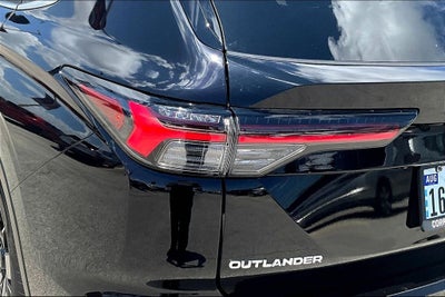 2025 Mitsubishi Outlander SE