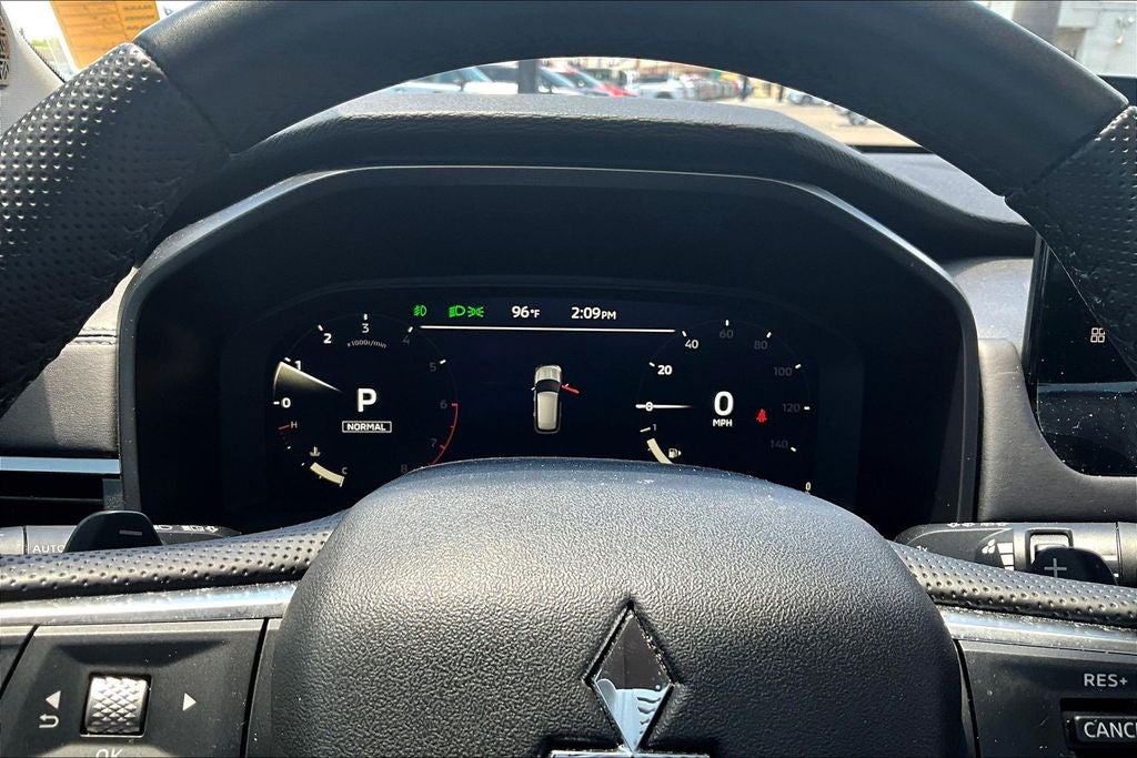 2025 Mitsubishi Outlander SE