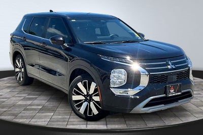 2025 Mitsubishi Outlander SE