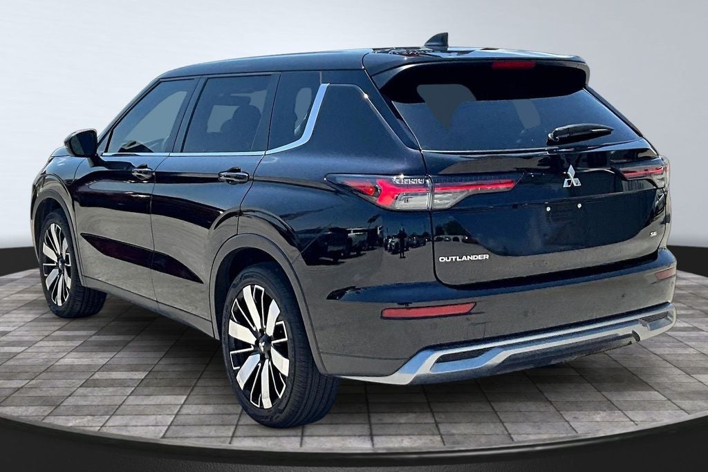 2025 Mitsubishi Outlander SE