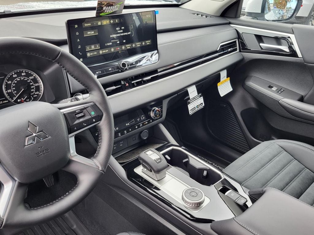 2026 Mitsubishi Outlander SE