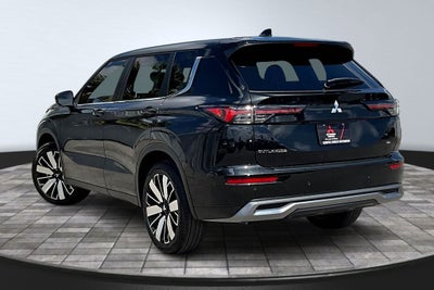 2026 Mitsubishi Outlander SE