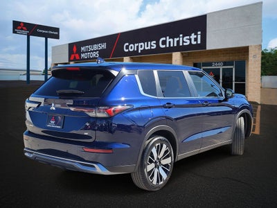 2026 Mitsubishi Outlander SE