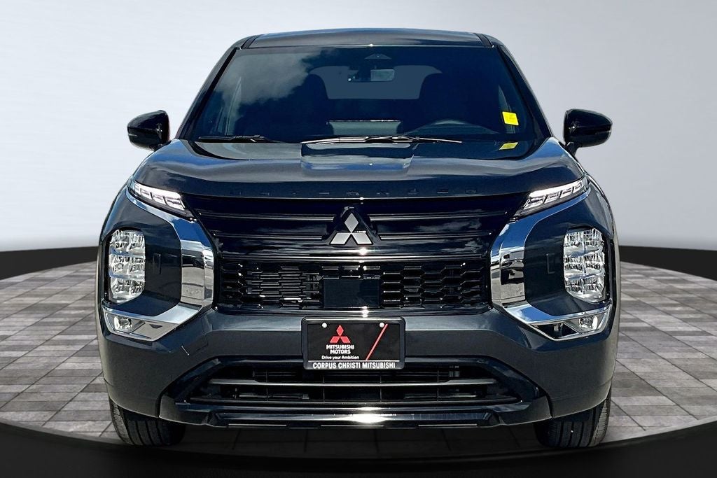 2026 Mitsubishi Outlander LE