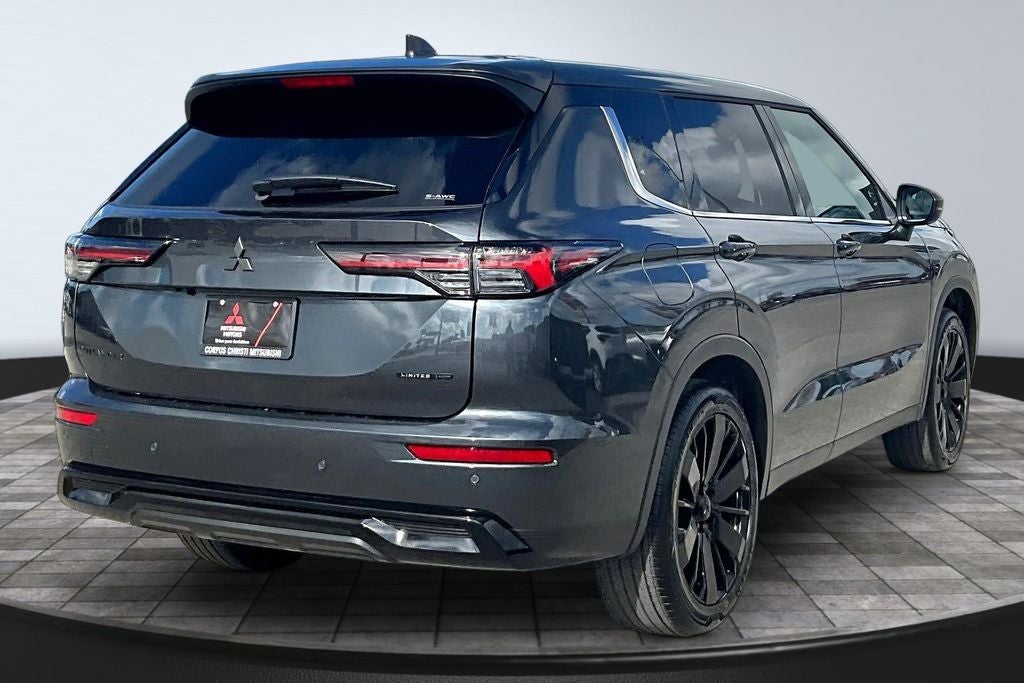 2026 Mitsubishi Outlander LE