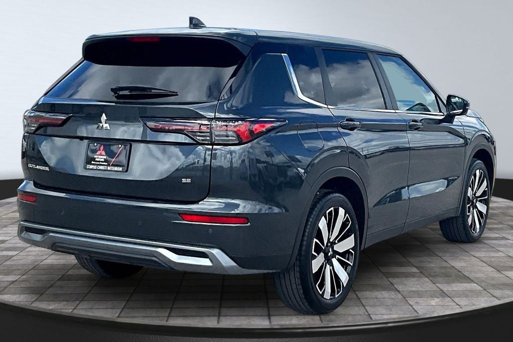 2026 Mitsubishi Outlander SE