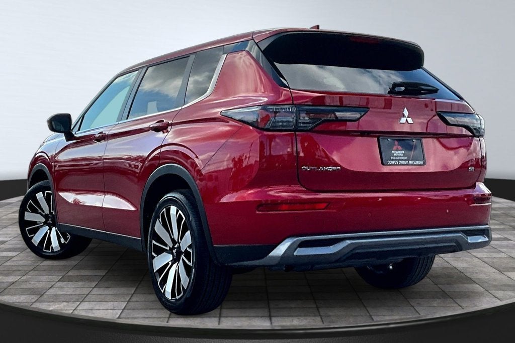 2026 Mitsubishi Outlander SE
