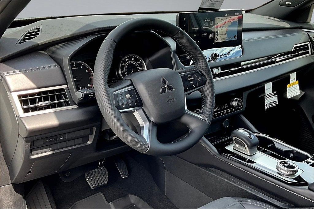 2026 Mitsubishi Outlander LE