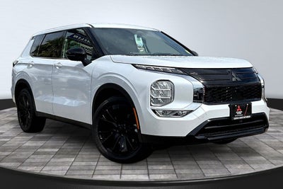 2026 Mitsubishi Outlander LE
