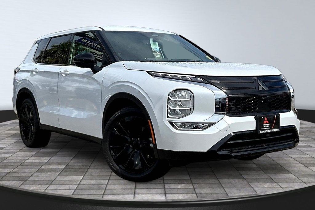 2026 Mitsubishi Outlander LE