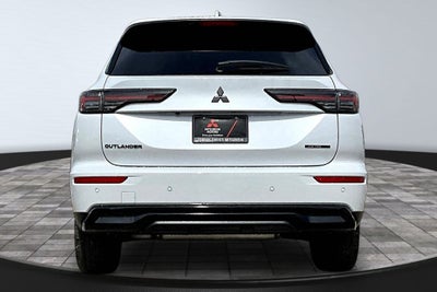 2026 Mitsubishi Outlander LE