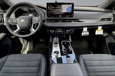 2026 Mitsubishi Outlander LE