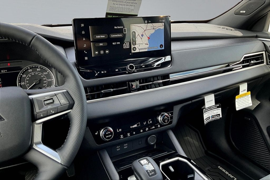 2026 Mitsubishi Outlander LE