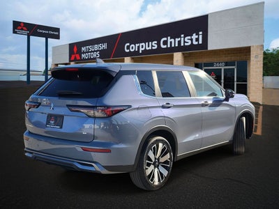 2026 Mitsubishi Outlander SE